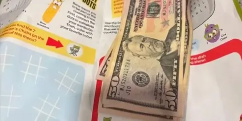 Пожежники залишили офіціантці $1000 чайових після втрати дому