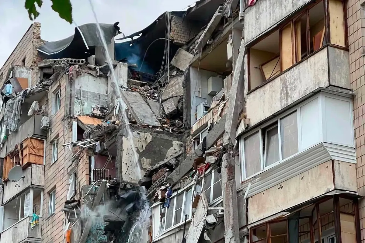 Тривожна валізка: що справді рятує під час прильоту — досвід киянки