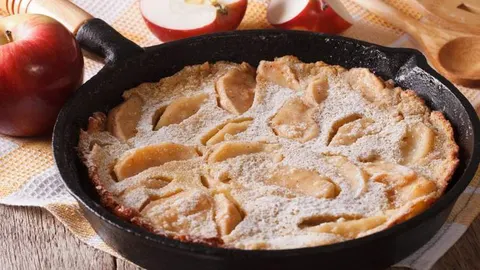 Печений млинець з яблуками та корицею: рецепт без смаження