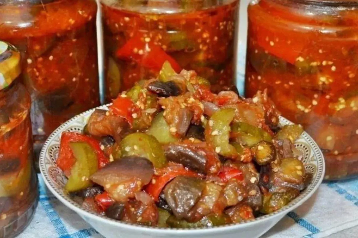 Як приготувати салат «Десятка» на зиму: простий рецепт