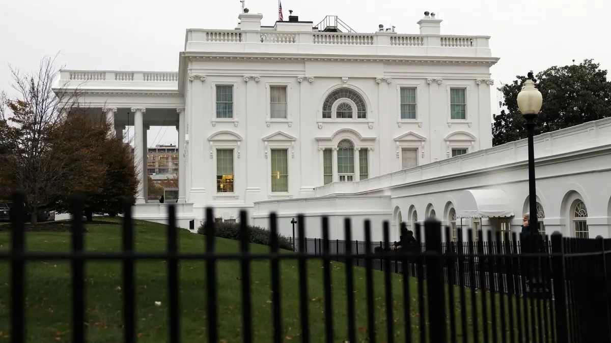 Білий дім запустив цілодобовий стрім «Trump TV» на тлі конфлікту з медіа