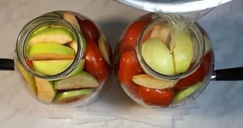Помідори з яблуками на зиму: рецепт без оцту