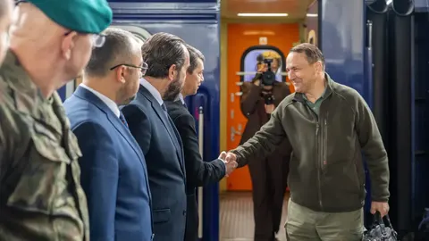 Сікорський про історичних героїв: обираймо обережно, без нових суперечок