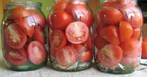Мариновані помідори половинками: 3 рецепти на літрову банку